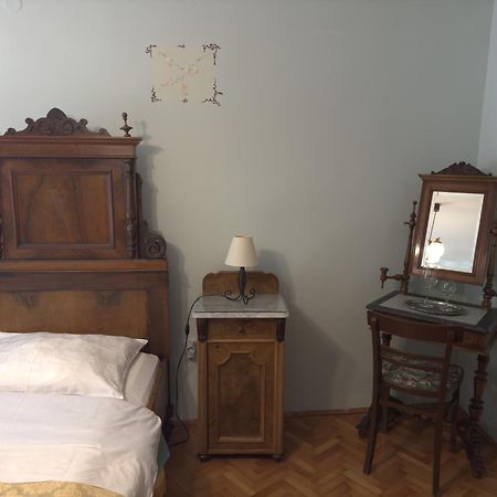 Guesthouse Kuća na šterne Lovran Eksteriør billede