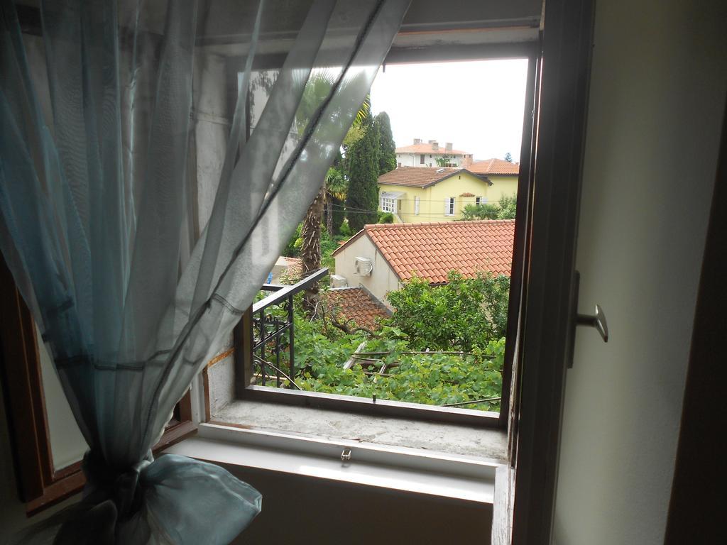 Guesthouse Kuća na šterne Lovran Værelse billede