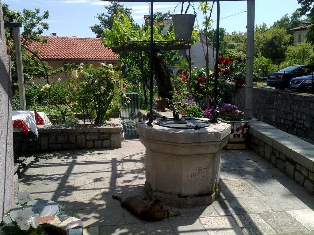 Guesthouse Kuća na šterne Lovran Eksteriør billede